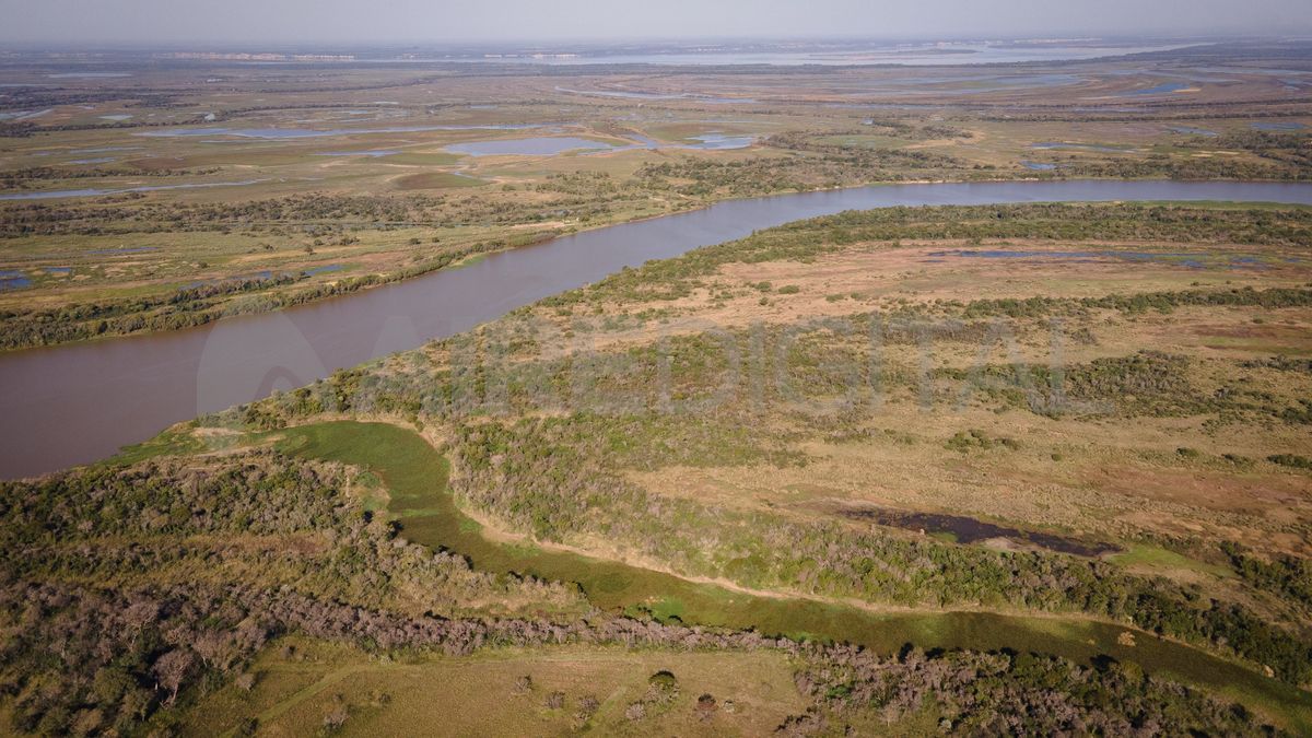La isla que está enfrente de los senderos es un área de preservación ambiental estricta y no se visita. La isla que está enfrente de los senderos es un área de preservación ambiental estricta y no se visita.