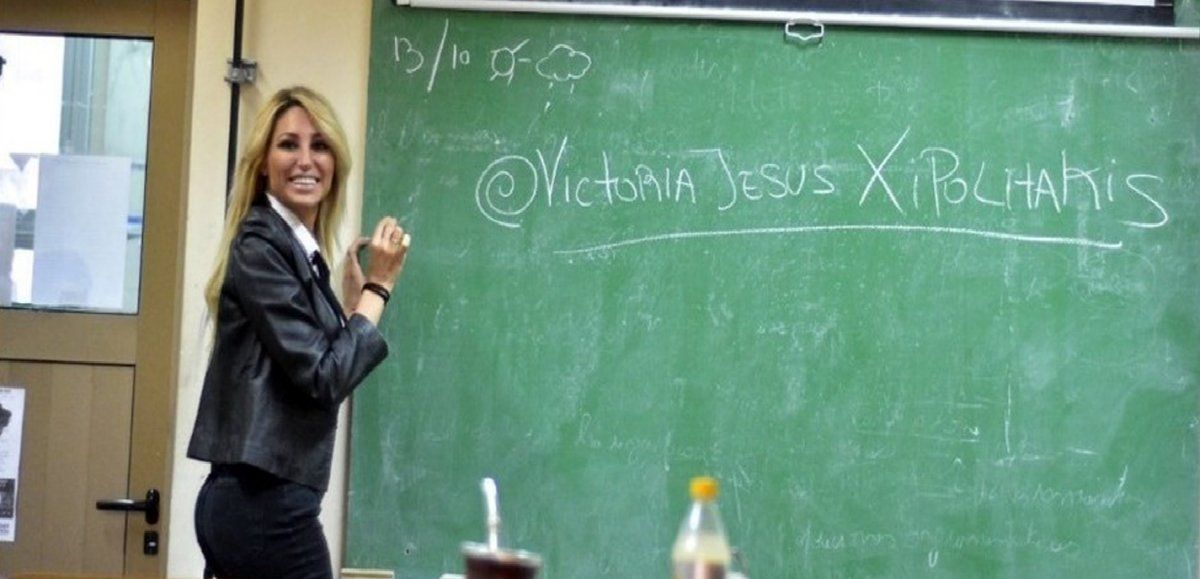 Vicky Xipolitakis se recibió en la UBA: Estoy muy contenta