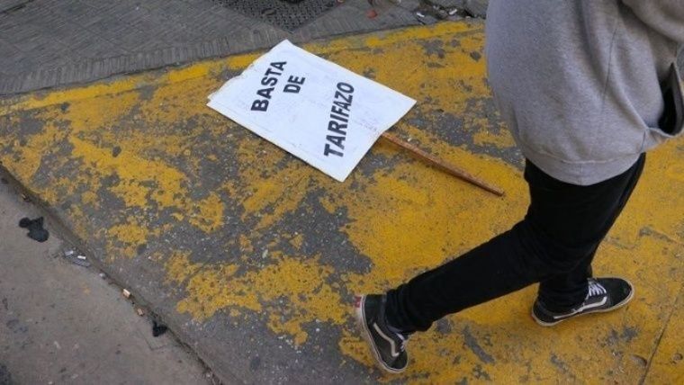 Hubo manifestación contra los tarifazos pese a la ausencia de Macri