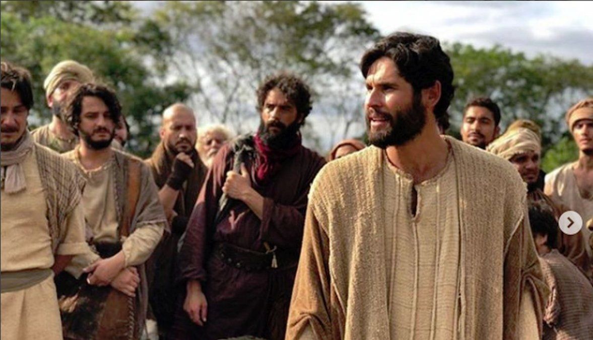 La serie cuenta la trayectoria de Jesucristo antes de la resurrección. Sus milagros y el calvario de la cruz. Las vidas de quienes fueron curados por Jesucristo y quiénes eran los apóstoles.