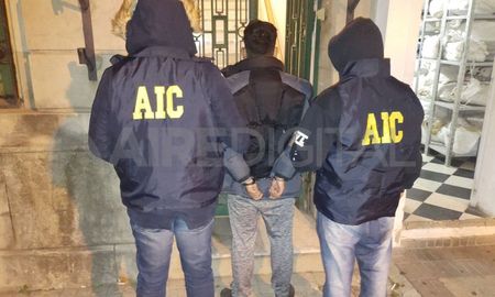 La Policia detuvo a un adolescente y es el principal sospechoso del crimen de Lautaro Ferrer. La Policia detuvo a un adolescente y es el principal sospechoso del crimen de Lautaro Ferrer.