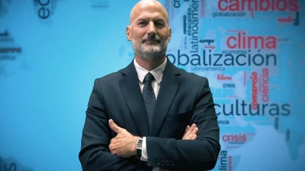 Andrés Repetto, periodista y analista internacional. Andrés Repetto, periodista y analista internacional.