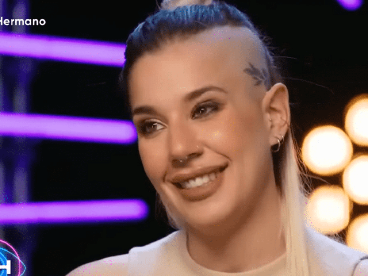 Lucila volvería a la casa y, en medio del furor del público, la participante se dirigió al auto que la llevaría de regreso a sus compañeros.