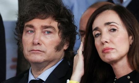 Victoria Villarruel se encuentra en Chubut para conocer de primera mano el alcance de los incendios que azotan la zona y desató un desencuentro con el presidente. Victoria Villarruel se encuentra en Chubut para conocer de primera mano el alcance de los incendios que azotan la zona y desató un desencuentro con el presidente.