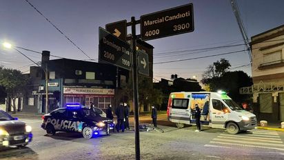 Accidente en Santa Fe: un auto atropelló una bicicleta en la que trasladaban a un niño con guardapolvo
