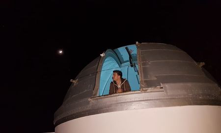 Ángel Molina es secretario de la Agrupación Astronómica de San Fernando (Cádiz) y dirige un proyecto llamado El Diario del Astrónomo. Ángel Molina es secretario de la Agrupación Astronómica de San Fernando (Cádiz) y dirige un proyecto llamado El Diario del Astrónomo.