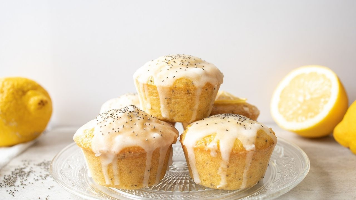 Los muffins de limón son muy sencillos de hacer y lleva ingredientes que seguramente tenés. Los muffins de limón son muy sencillos de hacer y lleva ingredientes que seguramente tenés. 