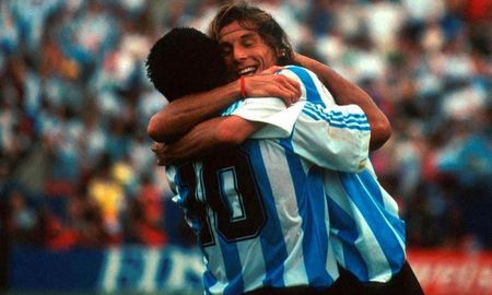 Fue uno de sus mejores socios dentro y fuera de la cancha. Se entendieron mejor que nadie en la Selección y en Boca. Claudio Paul Cannigia expresó en las redes sociales su profundo dolor por la muerte de Diego Armando Maradona. Fue uno de sus mejores socios dentro y fuera de la cancha. Se entendieron mejor que nadie en la Selección y en Boca. Claudio Paul Cannigia expresó en las redes sociales su profundo dolor por la muerte de Diego Armando Maradona.