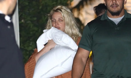 Britney Spears, en bombacha y descalza, sufrió un tremendo accidente en un hotel Britney Spears, en bombacha y descalza, sufrió un tremendo accidente en un hotel