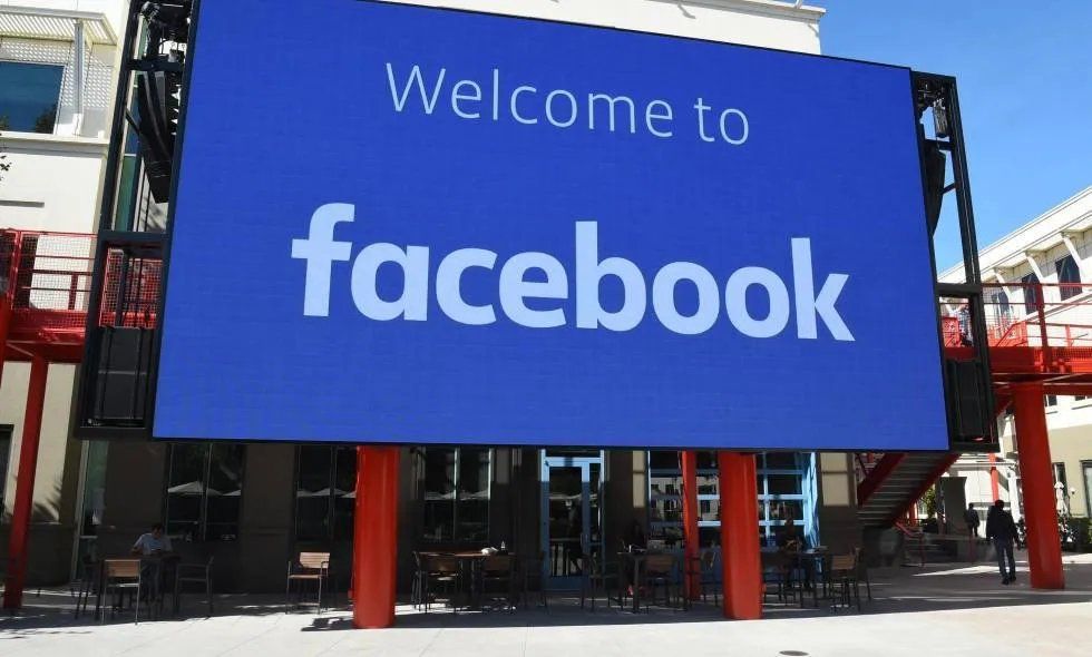 Facebook y la búsqueda para mantenerse activo.