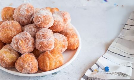 Las frittelle son el postre más emblemático del Carnaval de Venecia. Las frittelle son el postre más emblemático del Carnaval de Venecia.