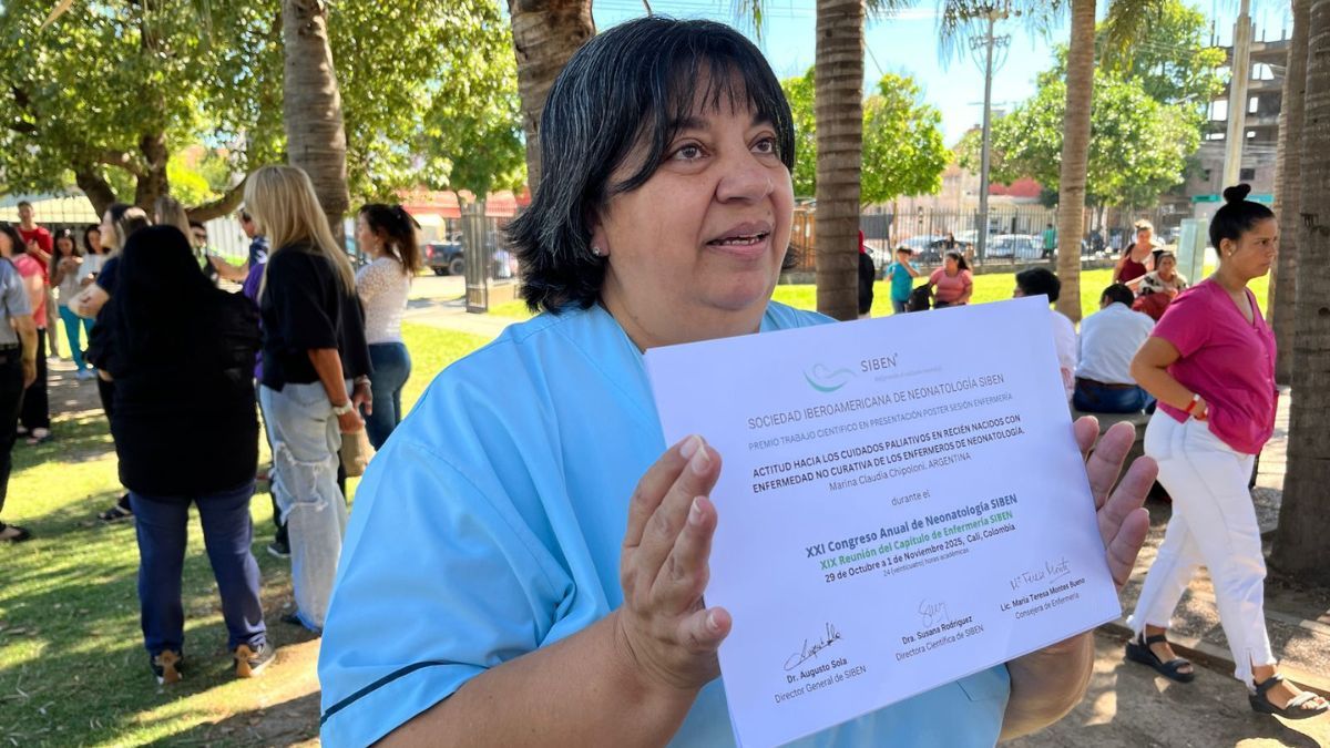 La enfermera Claudia Chipoloni, del Hospital de Niños Alassia, fue reconocida por la Sociedad Iberoamericana de Neonatología (SIBEN). La enfermera Claudia Chipoloni, del Hospital de Niños Alassia, fue reconocida por la Sociedad Iberoamericana de Neonatología (SIBEN).