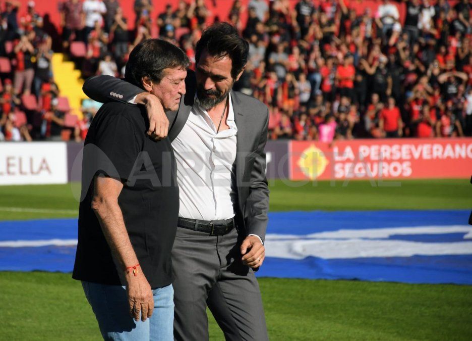 Julio César Falcioni y Eduardo Domínguez se reencontraron en Santa Fe. Hasta el año pasado, ambos dirigían a sus respectivos rivales de esta tarde.