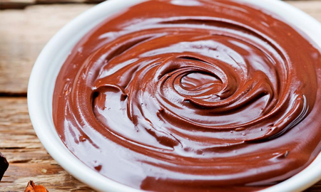 Cómo hacer crema pastelera de chocolate: una receta fácil y deliciosa para usar en todos tus postres Cómo hacer crema pastelera de chocolate: una receta fácil y deliciosa para usar en todos tus postres