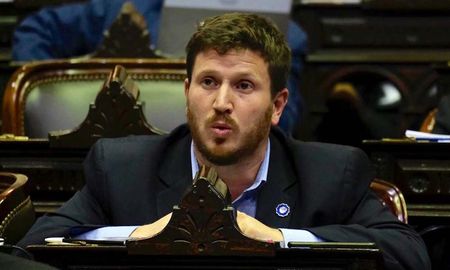 Federico Angelini, diputado nacional y vicepresidente del PRO, presentó un amparo en la justicia para volver a la presencialdiad en las escuelas de Rosario. Federico Angelini, diputado nacional y vicepresidente del PRO, presentó un amparo en la justicia para volver a la presencialdiad en las escuelas de Rosario.