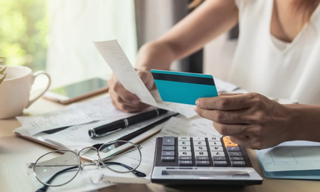 Las claves de una experta en finanzas para evitar que las deudas se vuelvan una bola de nieve Las claves de una experta en finanzas para evitar que las deudas se vuelvan una bola de nieve