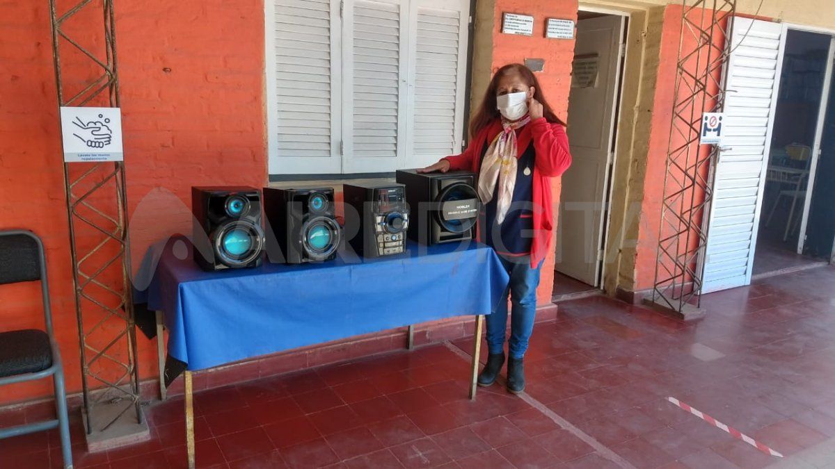 La directora de la institución manifestó su alegría por el nuevo equipo en conversación con Luis Mino.