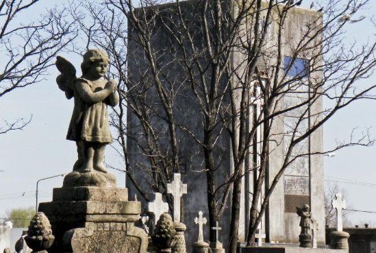 cementerio La Piedad.jpg