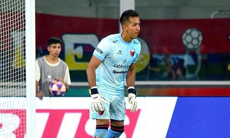 Matías Ibáñez será el arquero titular de Colón frente a Arsenal. Matías Ibáñez será el arquero titular de Colón frente a Arsenal.