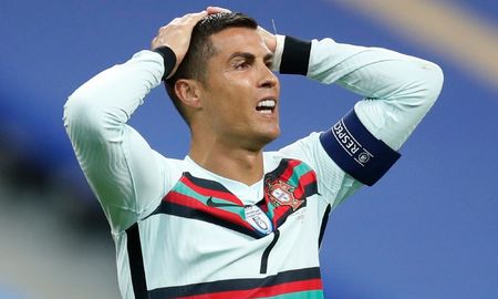 Cristiano Ronaldo tiene coronavirus y se perderá los próximos partidos por UEFA Nations League, Serie A y Champions League. Cristiano Ronaldo tiene coronavirus y se perderá los próximos partidos por UEFA Nations League, Serie A y Champions League.