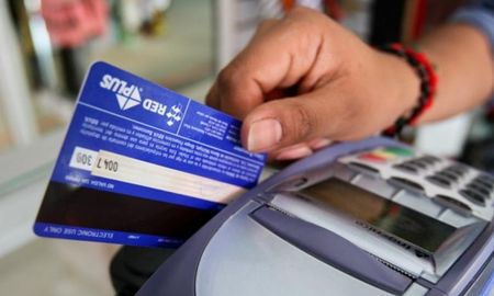 Desde mayo, todos los comercios deberán aceptar pagos con tarjetas de débito