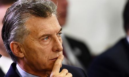 el gobierno aceptaria una leve baja del deficit y contener al dolar el gobierno aceptaria una leve baja del deficit y contener al dolar