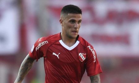 Fabricio Bustos es el segundo caso registrado de coronavirus en Independiente tras el diagnostico de Mauro Molina. Fabricio Bustos es el segundo caso registrado de coronavirus en Independiente tras el diagnostico de Mauro Molina.