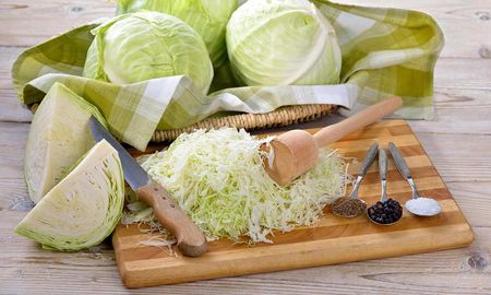 Chucrut, cómo hacer la fermentación paso a paso. Chucrut, cómo hacer la fermentación paso a paso.