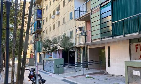 Una menor de 17 años denunció que estuvo secuestrada en una de las torres de barrio El Pozo de la ciudad de Santa Fe. Una menor de 17 años denunció que estuvo secuestrada en una de las torres de barrio El Pozo de la ciudad de Santa Fe.