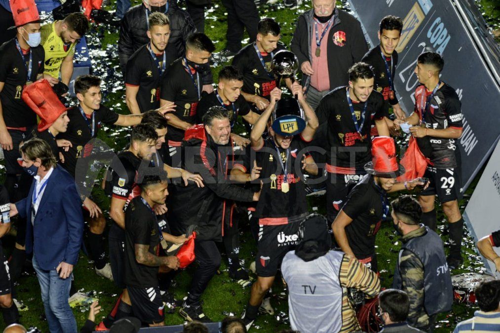 El partido de la historia de Colón en fotos