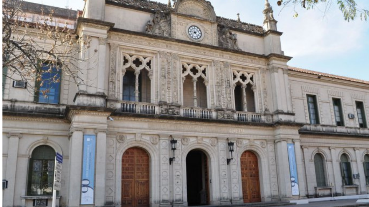El rector Enrique Mammarella mencionó que la casa de estudios santafesina está primera entre cuatro universidades argentinas