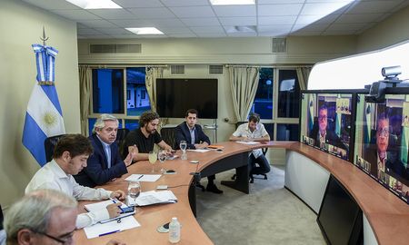 Alberto Fernández reunido con gobernadores durante la pandemia de coronavirus en Argentina. Alberto Fernández reunido con gobernadores durante la pandemia de coronavirus en Argentina.