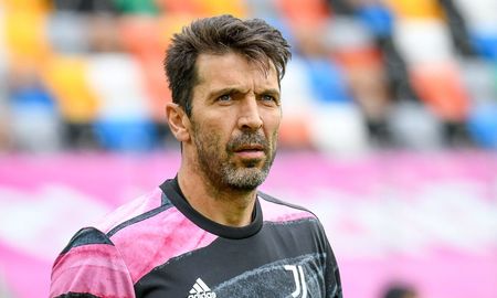 Gianluigi Buffon, que abandonó la Juventus a final de temporada, podría continuar su carrera en el Parma, club donde dio sus primeros pasos en el fútbol. Gianluigi Buffon, que abandonó la Juventus a final de temporada, podría continuar su carrera en el Parma, club donde dio sus primeros pasos en el fútbol.