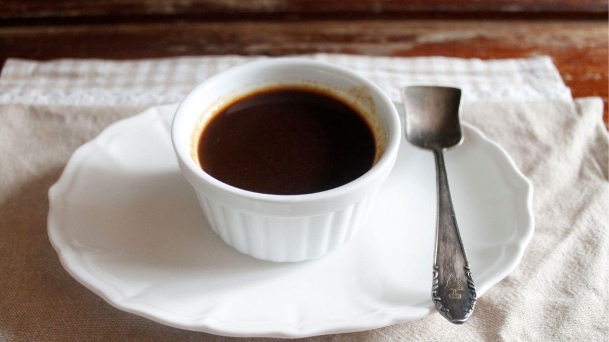 La salsa inglesa es un aderezo para carnes, sopas y ensaladas. La salsa inglesa es un aderezo para carnes, sopas y ensaladas.