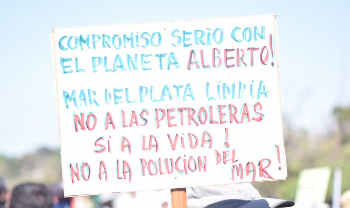 Uno de los carteles en la manifestación que tuvo lugar este jueves en Mar del Plata.