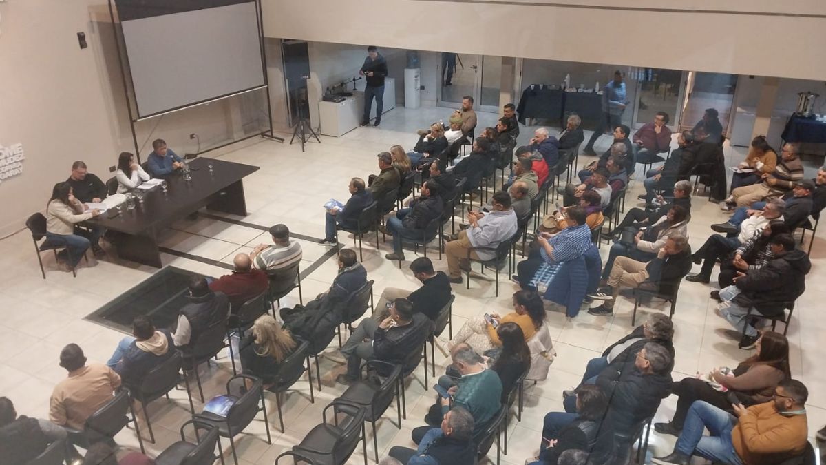 Se resolvió facultar a los representantes paritarios de Festram para continuar las negociaciones