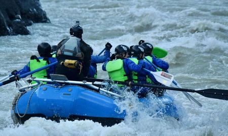 Accidente fatal de rafting en El Chaltén: tres turistas mueren en el Río de las Vueltas. Accidente fatal de rafting en El Chaltén: tres turistas mueren en el Río de las Vueltas.
