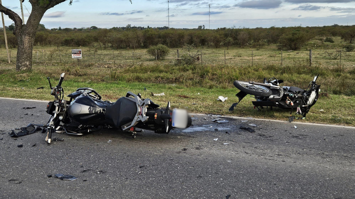 Dos jóvenes sobrevivieron a un accidente fatal en Coronda. Foto: Facebook Coronda Registrado.