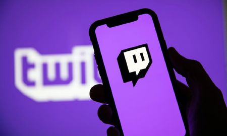Twitch cambiará su sistema de suscripciones y bajará los precios. Twitch cambiará su sistema de suscripciones y bajará los precios.