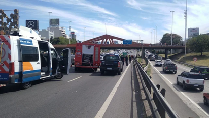 Impactante choque de siete autos en General Paz: 12 heridos