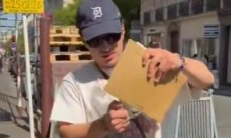 El actor intentó prender fuego las fotografías que le acercaron y reavivó el debate sobre los límites entre la admiración y el acoso. El actor intentó prender fuego las fotografías que le acercaron y reavivó el debate sobre los límites entre la admiración y el acoso.