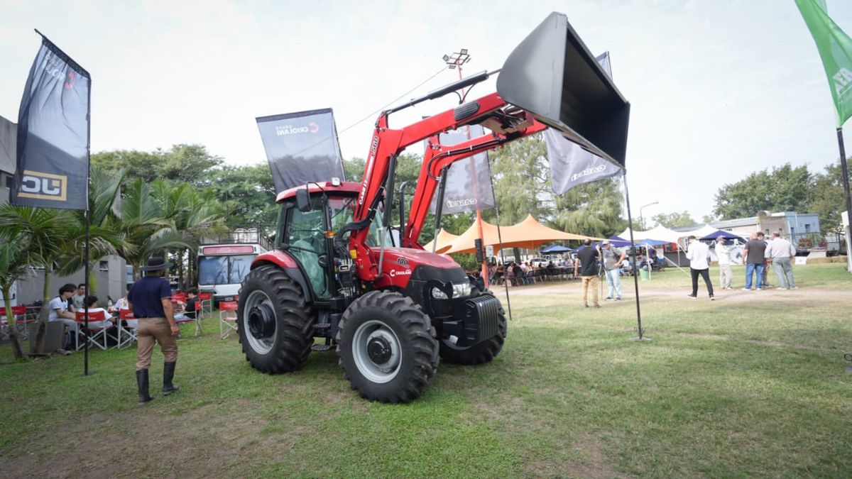 ¡Revolución en el Campo Argentino! Case 100 HP con Tecnología de Vanguardia llega a Argentina de la Mano de Grupo Criolani