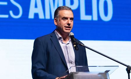 El candidato del Frente Amplio se quedó con la victoria sobre el Partido Nacional. El candidato del Frente Amplio se quedó con la victoria sobre el Partido Nacional.
