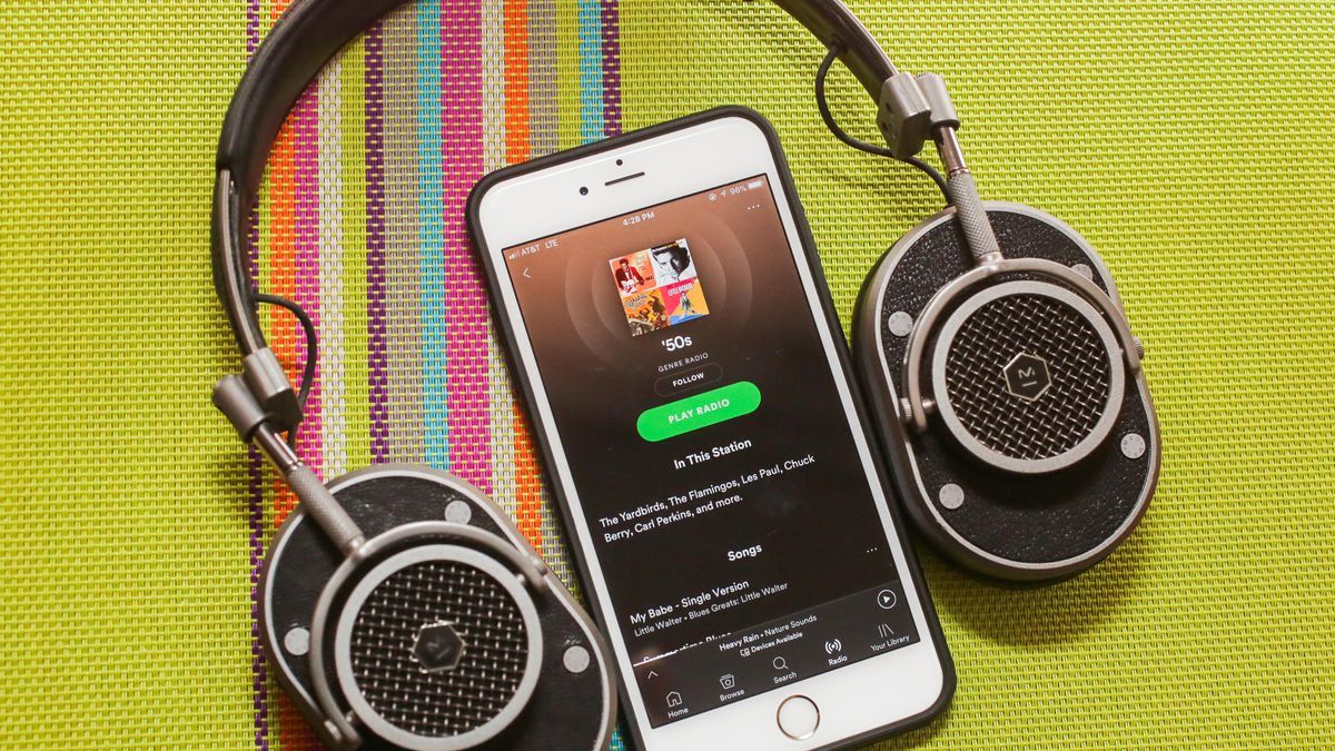 Spotify planea utilizar un sistema de reconocimiento por voz para detectar patrones y mejorar las recomendaciones de canciones y artistas de su catálogo.