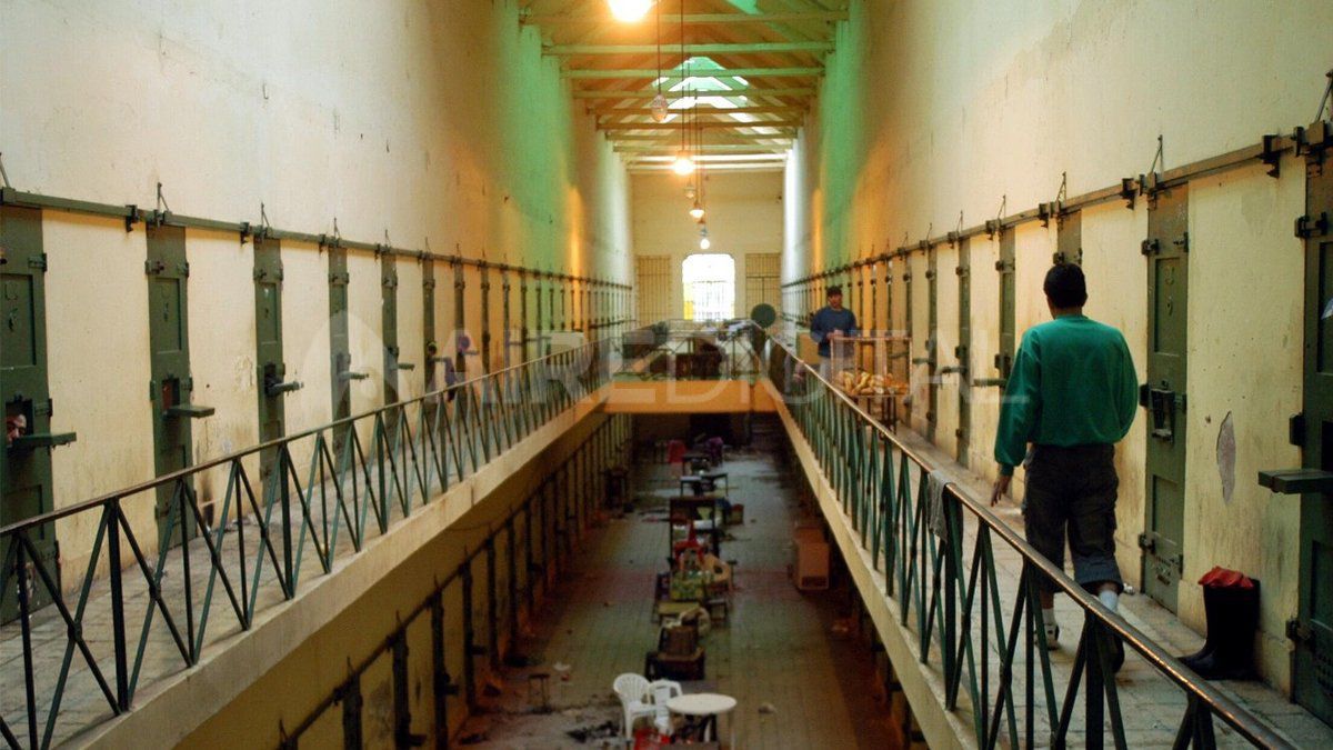 Sostienen que los dos detenidos continuaban con sus negocios ilícitos desde sus respectivas celdas en Coronda y en Rosario