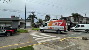 Accidente entre un auto y una moto en Santa Fe: una mujer resultó herida