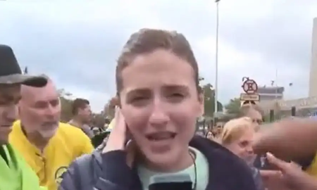 Echaron a Carolina Amoroso y al equipo de TN de una marcha por Jair Bolsonaro en Brasil: Fuera Argentina Echaron a Carolina Amoroso y al equipo de TN de una marcha por Jair Bolsonaro en Brasil: Fuera Argentina