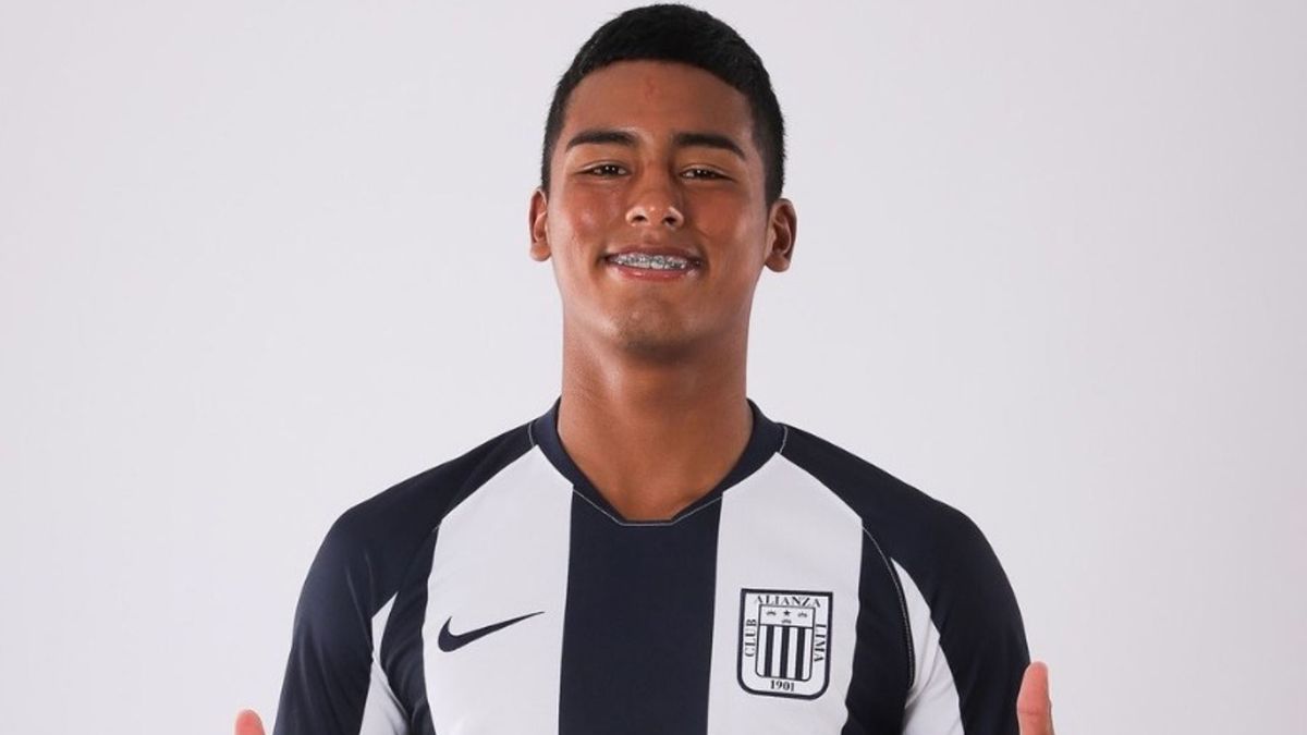 Kluivert Aguilar, lateral peruano de 16 años, se convirtió en nuevo jugador del Manchester City