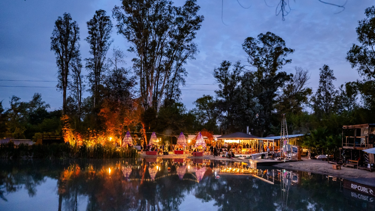 Dentro de Pilar se puede encontrar una laguna artificial que es perfecta para pasar un fin de semana y disfrutar en familia. Dentro de Pilar se puede encontrar una laguna artificial que es perfecta para pasar un fin de semana y disfrutar en familia.