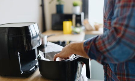 El mantenimiento adecuado de una freidora de aire no solo prolonga su vida útil, sino que también garantiza que los alimentos se cocinen de manera uniforme y segura. El mantenimiento adecuado de una freidora de aire no solo prolonga su vida útil, sino que también garantiza que los alimentos se cocinen de manera uniforme y segura.